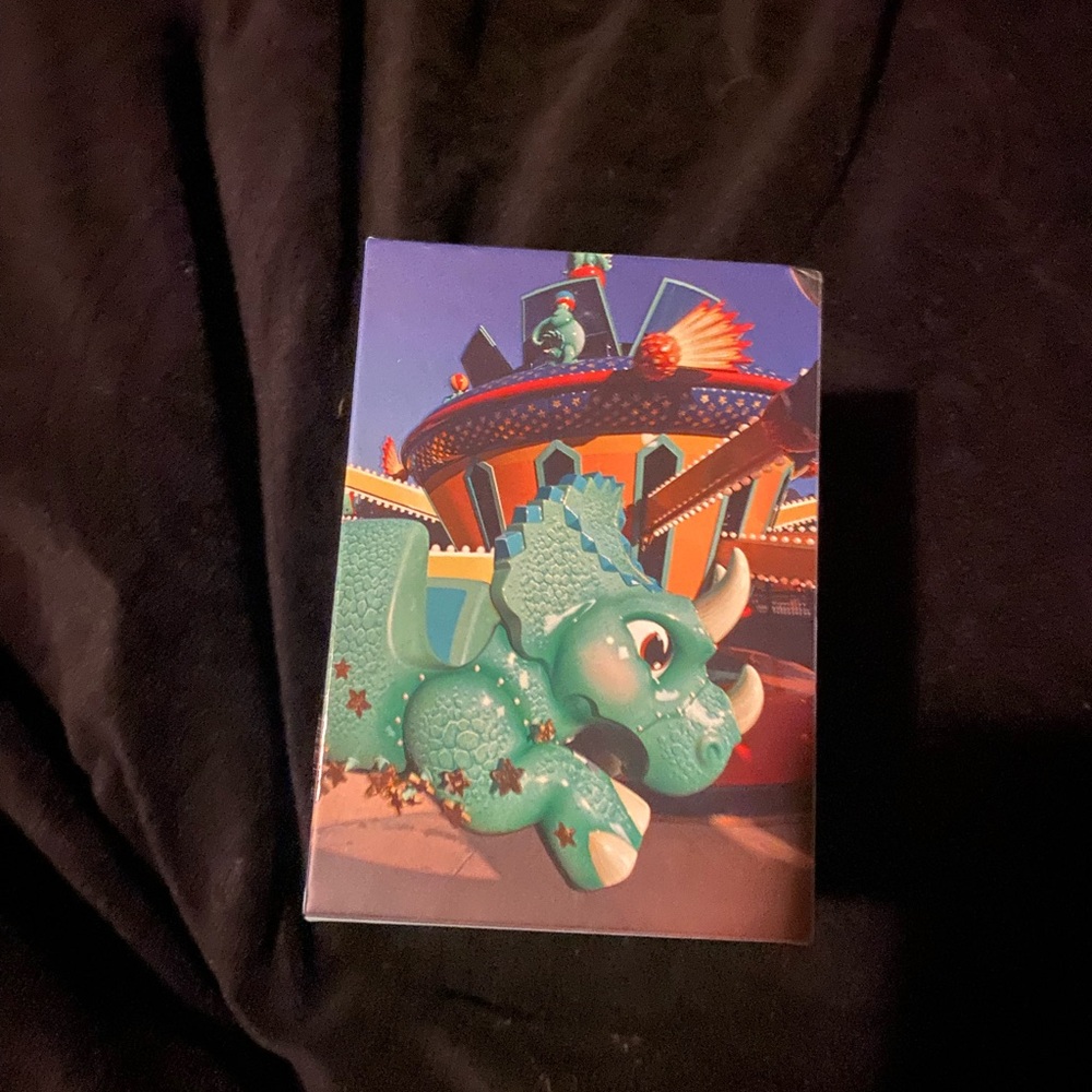 Disney MagicBand Animal Kingdom Dinoland USA unpaired